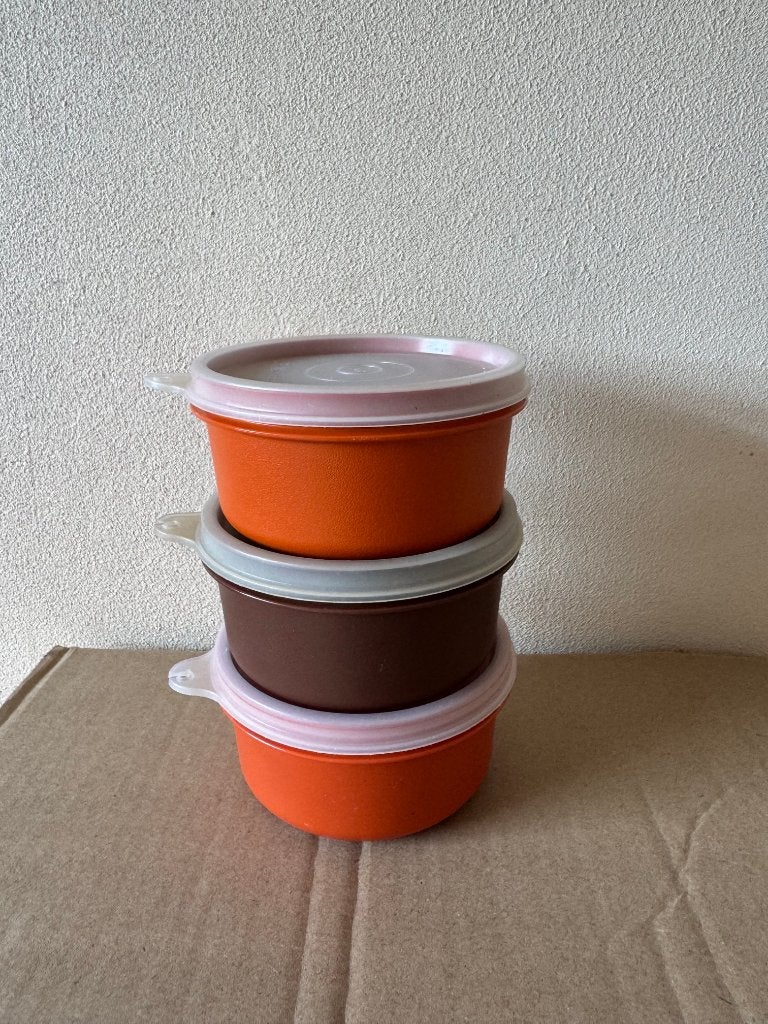 Z.G.A.N. desserttrio 3 bakjes met deksels TUPPERWARE, Bruin, Ophalen of Verzenden, Zo goed als nieuw, Bak of Kom