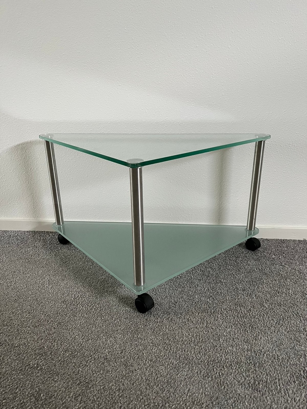 Glazen bijzettafel met wieltjes 2 stuks!, Ophalen, Glas