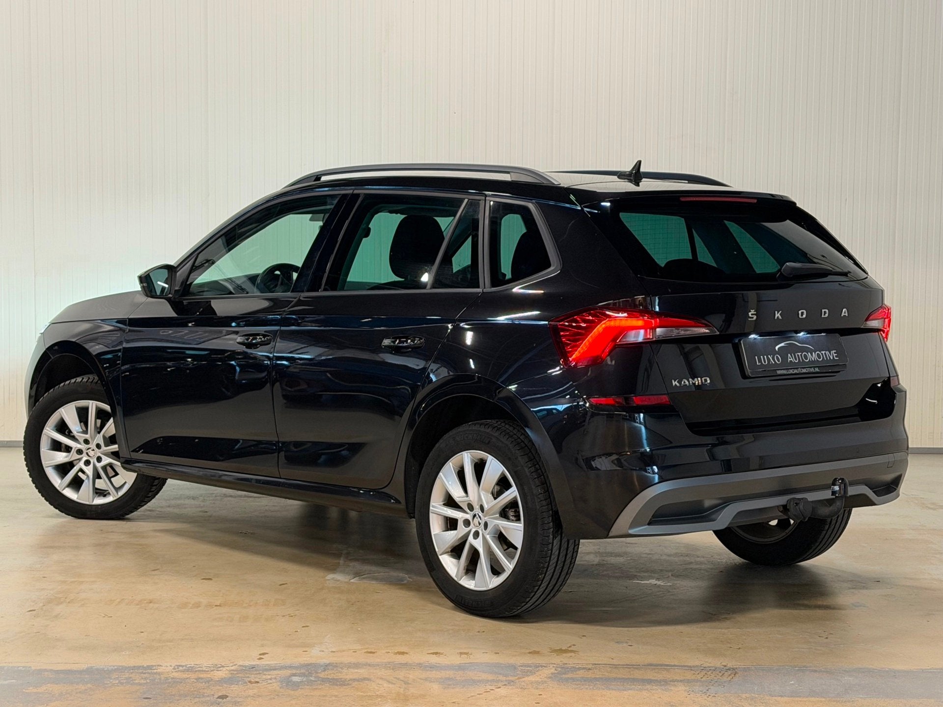 Skoda Kamiq 1.0 TSI Sport Business | ACC | CARPLAY | TREKHAA, Auto's, Gebruikt, Euro 6, Zwart, Kamiq