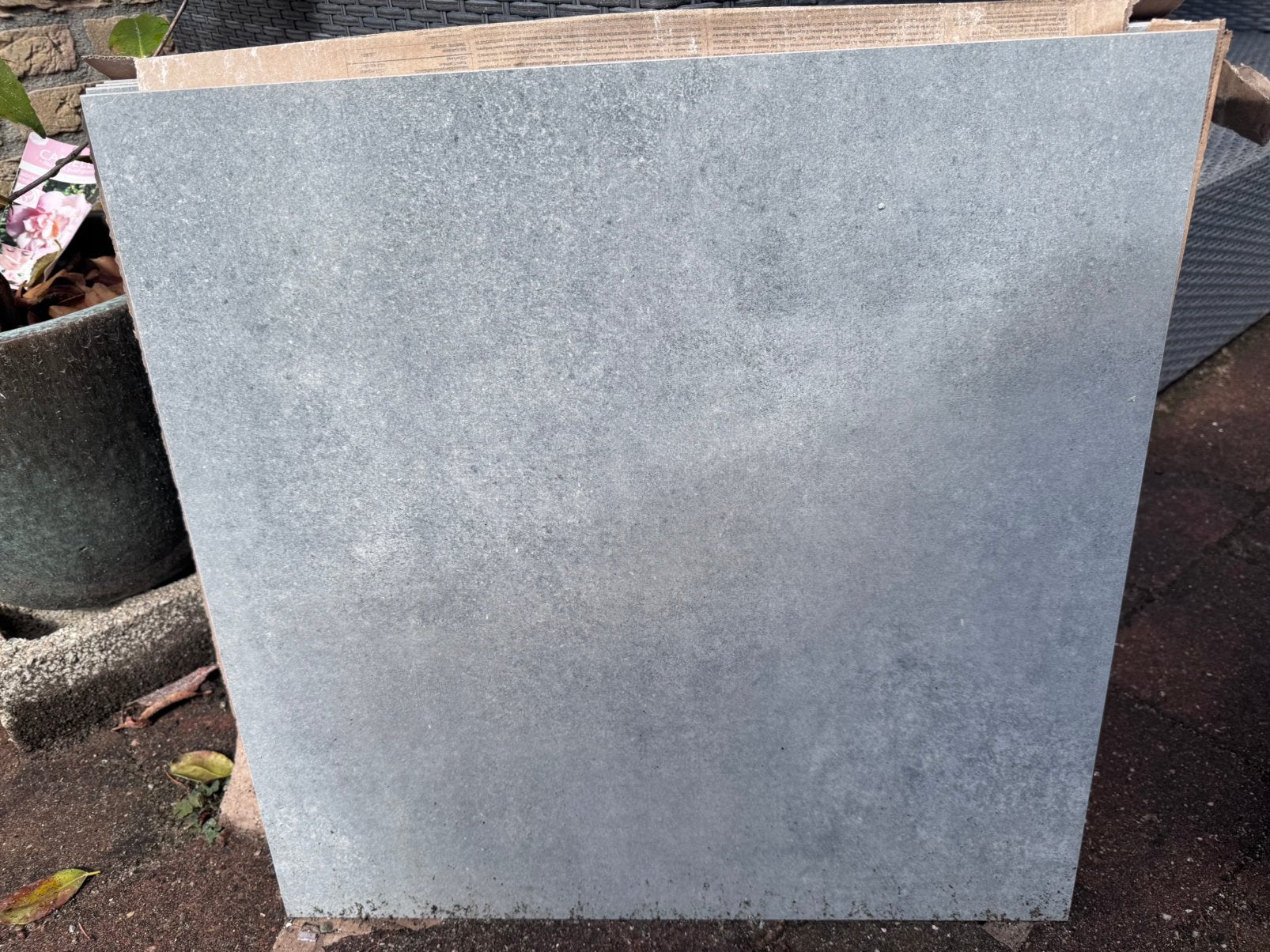 Gratis 4 tegels betonlook, Doe-het-zelf en Verbouw, Platen en Panelen, Ophalen, Nieuw, Overige materialen, 50 tot 100 mm
