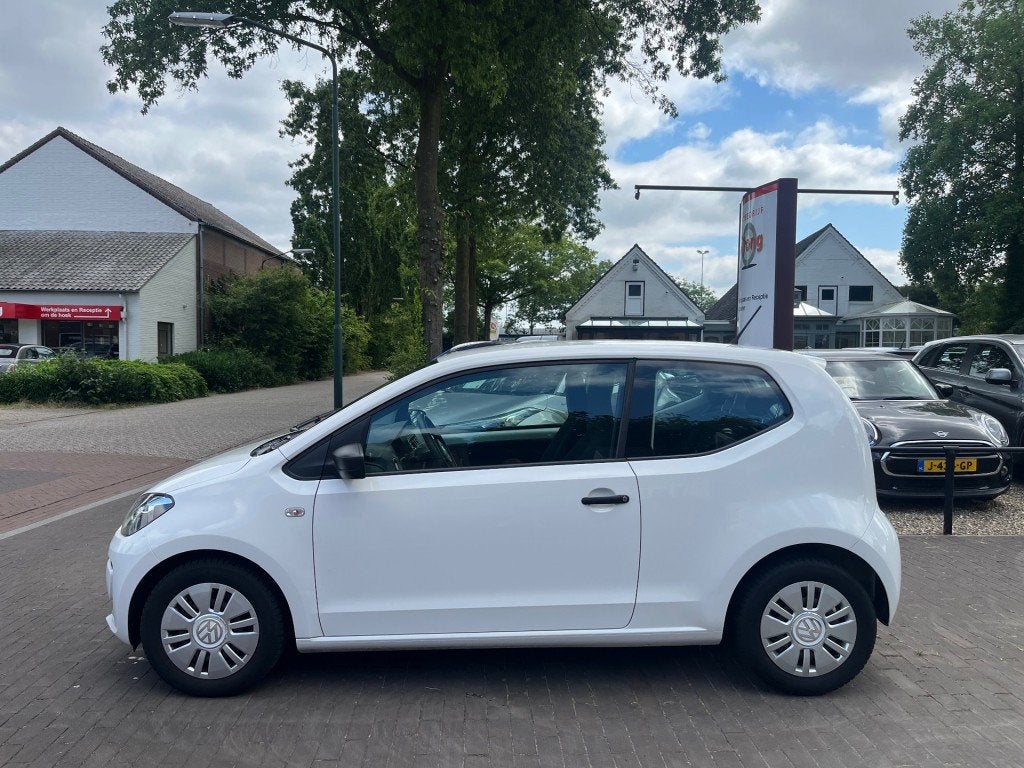 Volkswagen UP 1.0 TAKE UP! BLUEM. / AIRCO / RADIO-CD / STUUR, Voorwielaandrijving, Gebruikt, 840 kg, Wit