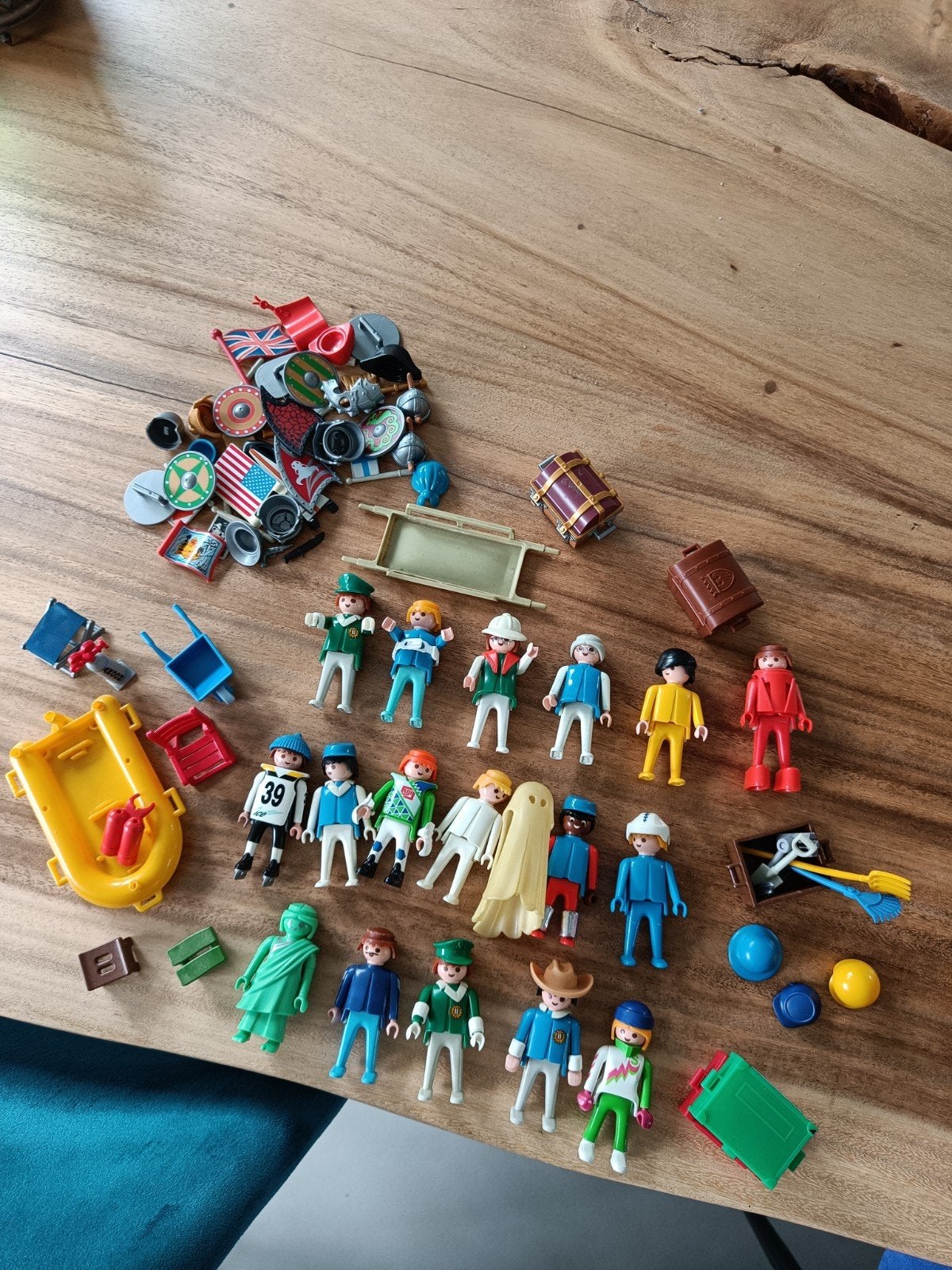 Grote Playmobil set met poppetjes en accessoires, Ophalen of Verzenden, Zo goed als nieuw, Losse onderdelen, Figuren