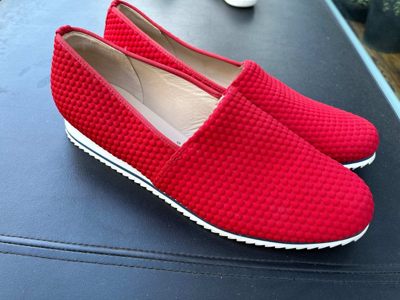 Rode schoenen met sneakerzolen van Hassia maat 7,5 . ZGAN, Kleding | Dames, Schoenen, Instappers, Ophalen of Verzenden, Zo goed als nieuw