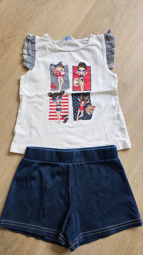 Mayoral setje met shirt en korte broek maat 110, Ophalen of Verzenden