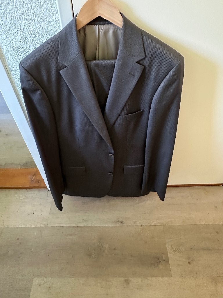 Kostuum Boss maat 50,  € 25 plus verzendkosten, Bruin, Maat 48/50 (M), Ophalen of Verzenden, Zo goed als nieuw