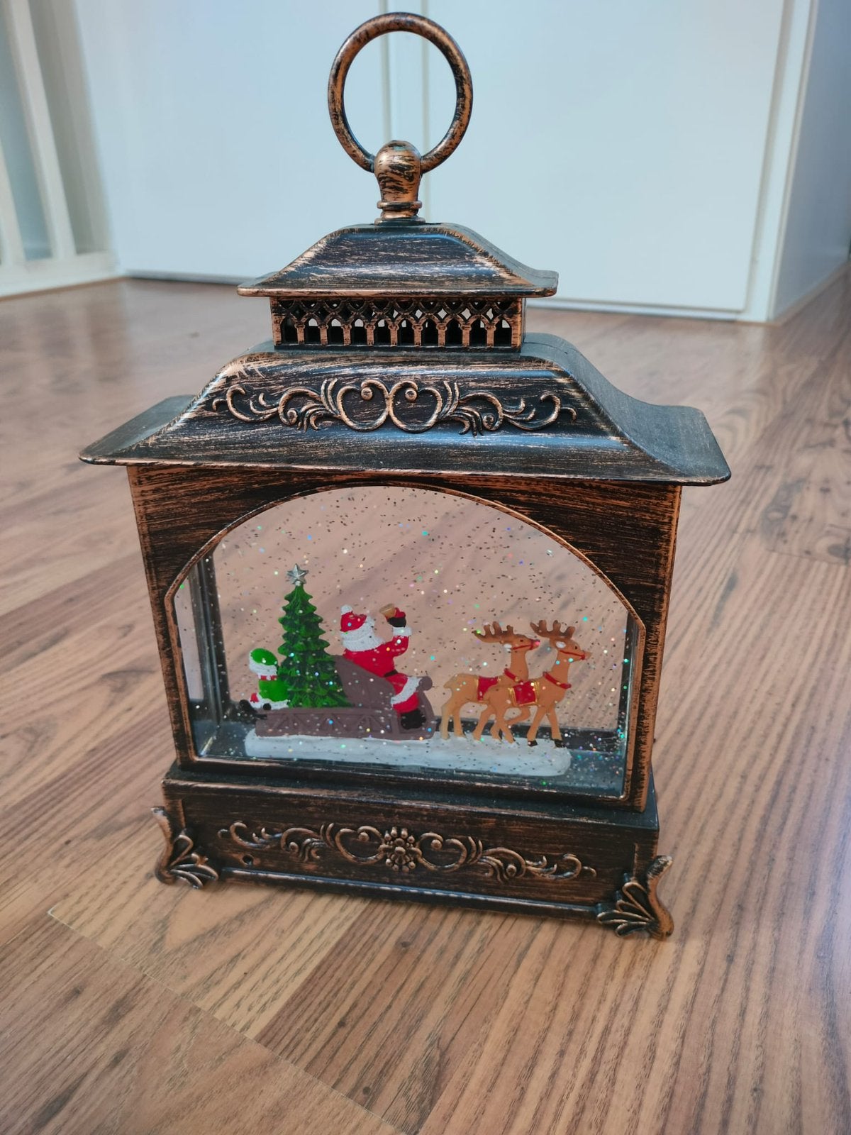 Kerst huisje met licht en glitters/kersthuisje met beweging, Diversen, Ophalen, Zo goed als nieuw