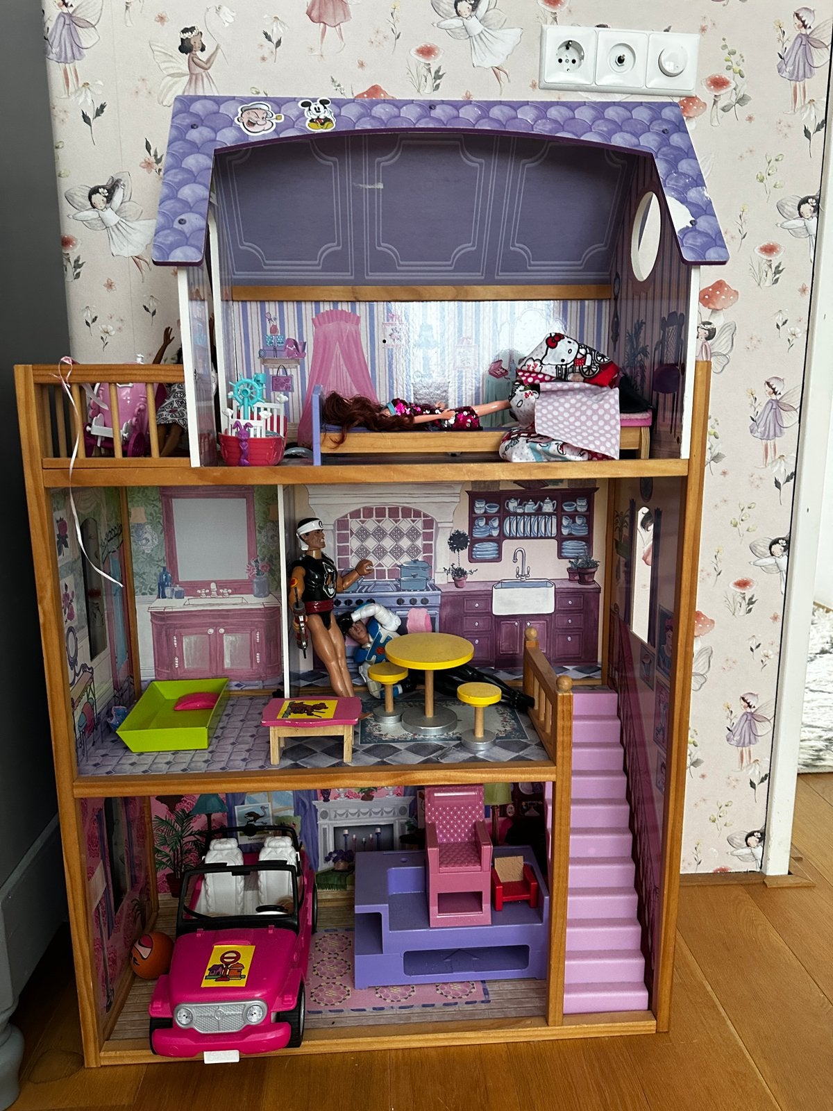 Groot houten poppenhuis met meubels, Kinderen en Baby's, Speelgoed | Poppenhuizen, Ophalen, Gebruikt, Poppenhuis