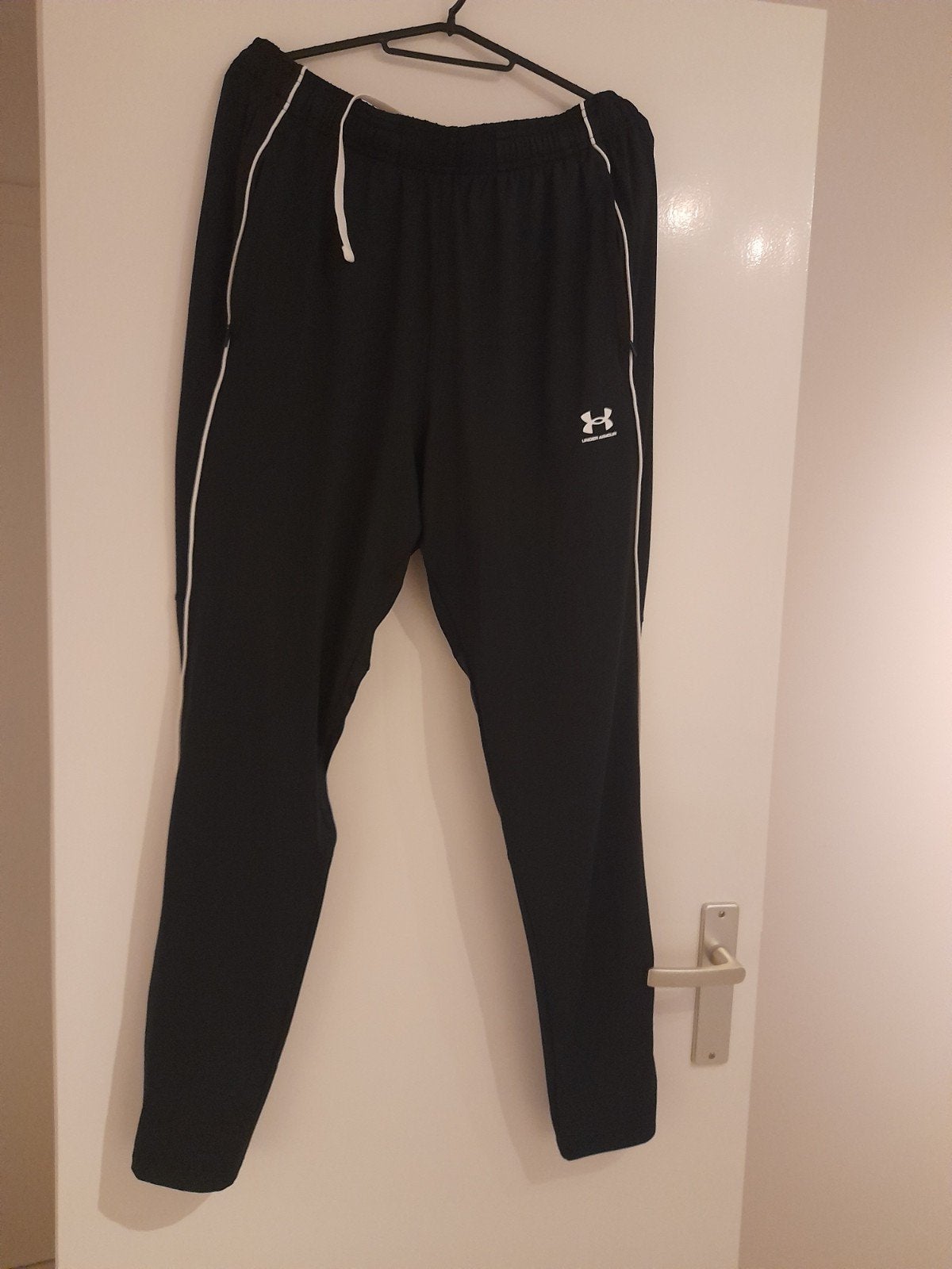 zwarte trainingsbroek heren under armour, Maat 52/54 (L), Zwart, Under Armour, Ophalen of Verzenden