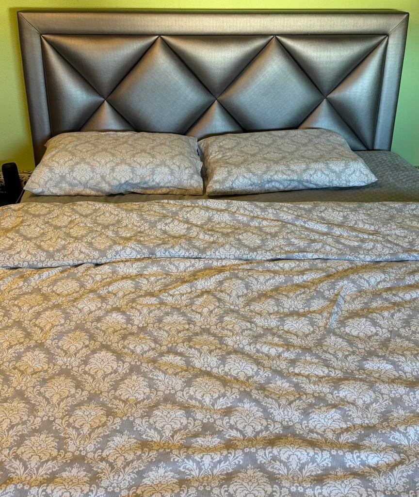 Bed met opbergruimte en matras 160x200, Huis en Inrichting, Ophalen, Zo goed als nieuw, Tweepersoons, Grijs