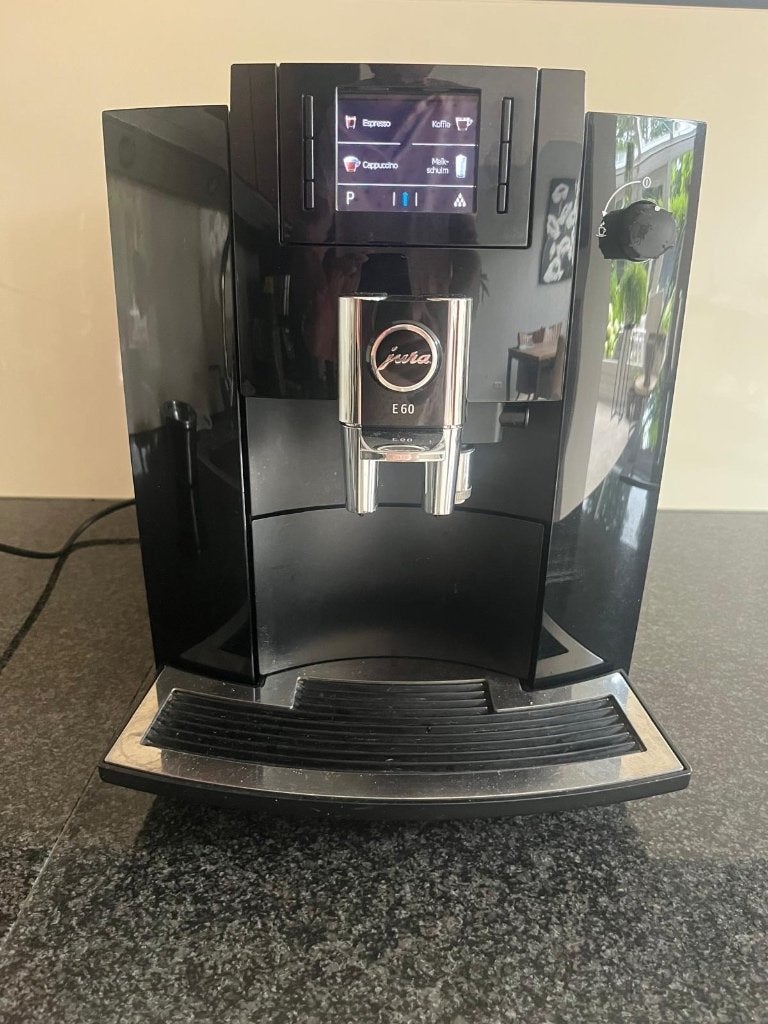 Jura E60 Koffiemachine, 10 kopjes of meer, Koffiemachine, Ophalen of Verzenden, Zo goed als nieuw