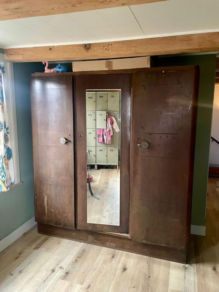 Houten hangkast met spiegel - gratis ophalen, Huis en Inrichting, Woonaccessoires | Kapstokken, Zo goed als nieuw, Minder dan 100 cm