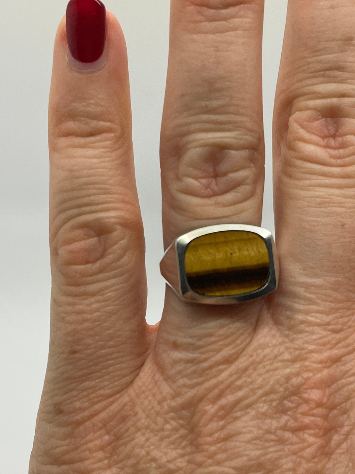 G524 Prachtige zilveren zegelring tijgeroog maat 18,75, Sieraden, Tassen en Uiterlijk, Ophalen of Verzenden, Zilver, Overige typen