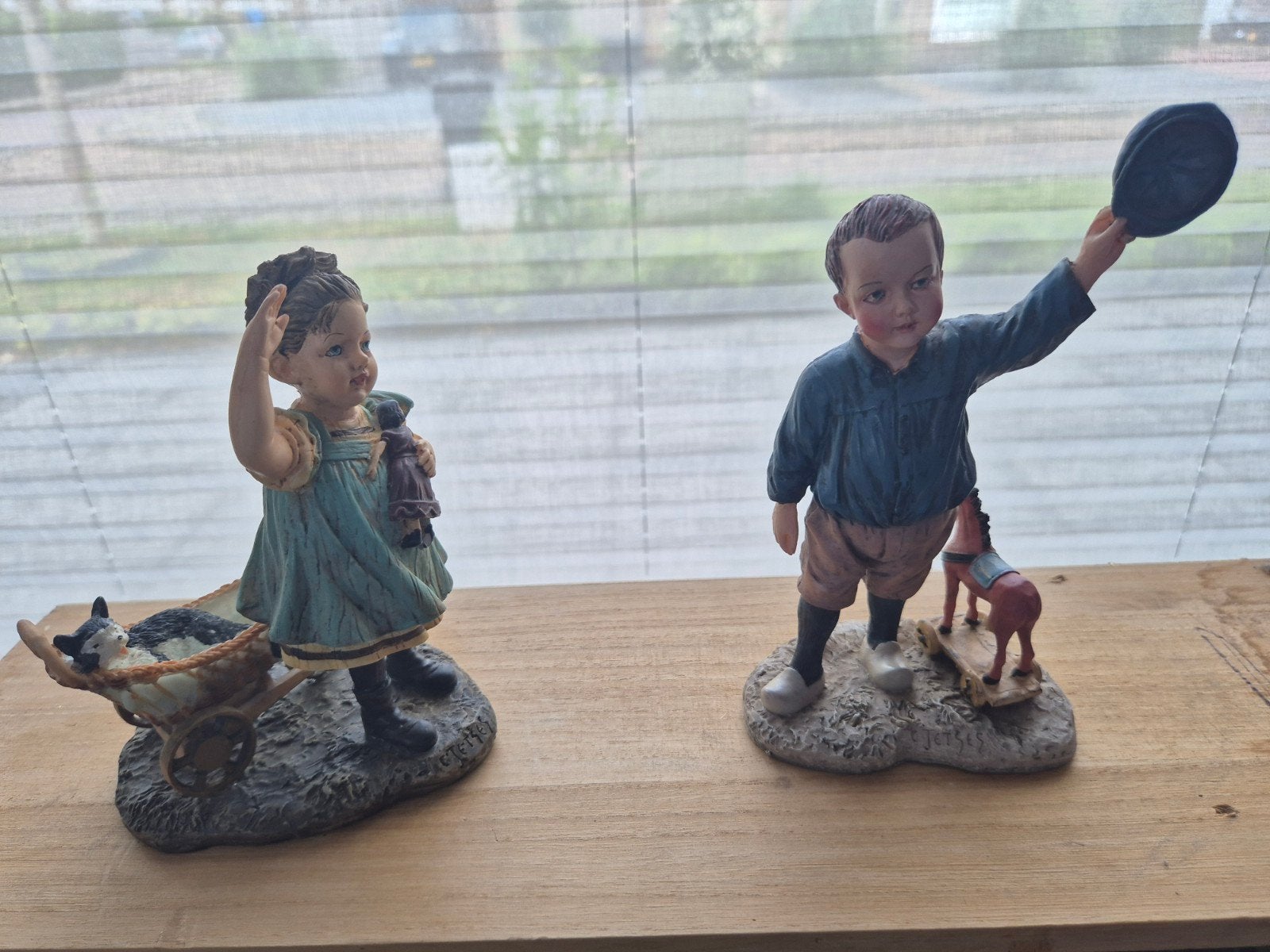 Otten en Sien Collectables Beeldjes - Jongen en Meisje, Ophalen of Verzenden