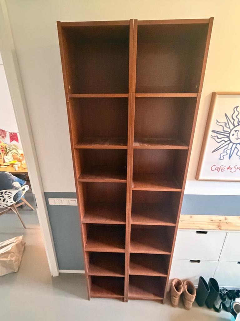 Twee gratis IKEA Billy boekenkasten (236-200x28x40 cm), Ophalen, Met plank(en), Minder dan 50 cm, Gebruikt