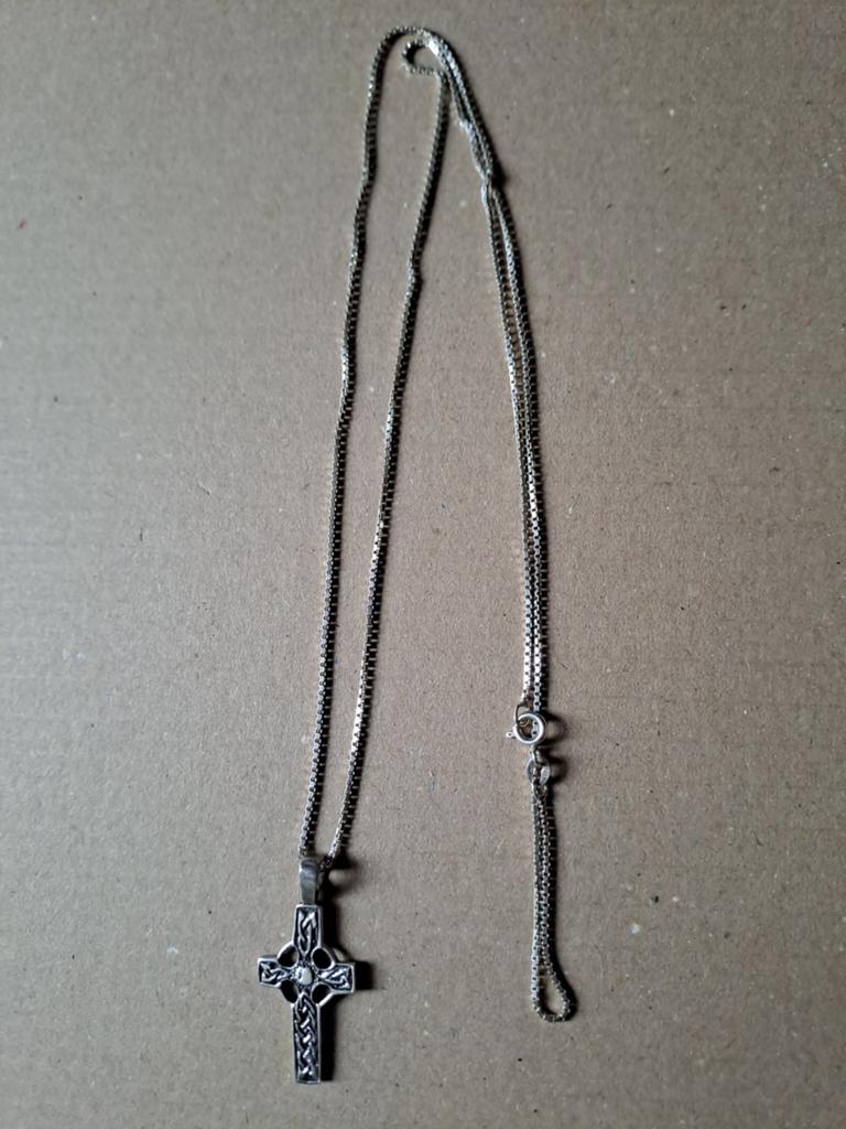 Zilveren lange ketting met Keltisch kruisje 925 zilver, Ophalen of Verzenden, Zo goed als nieuw