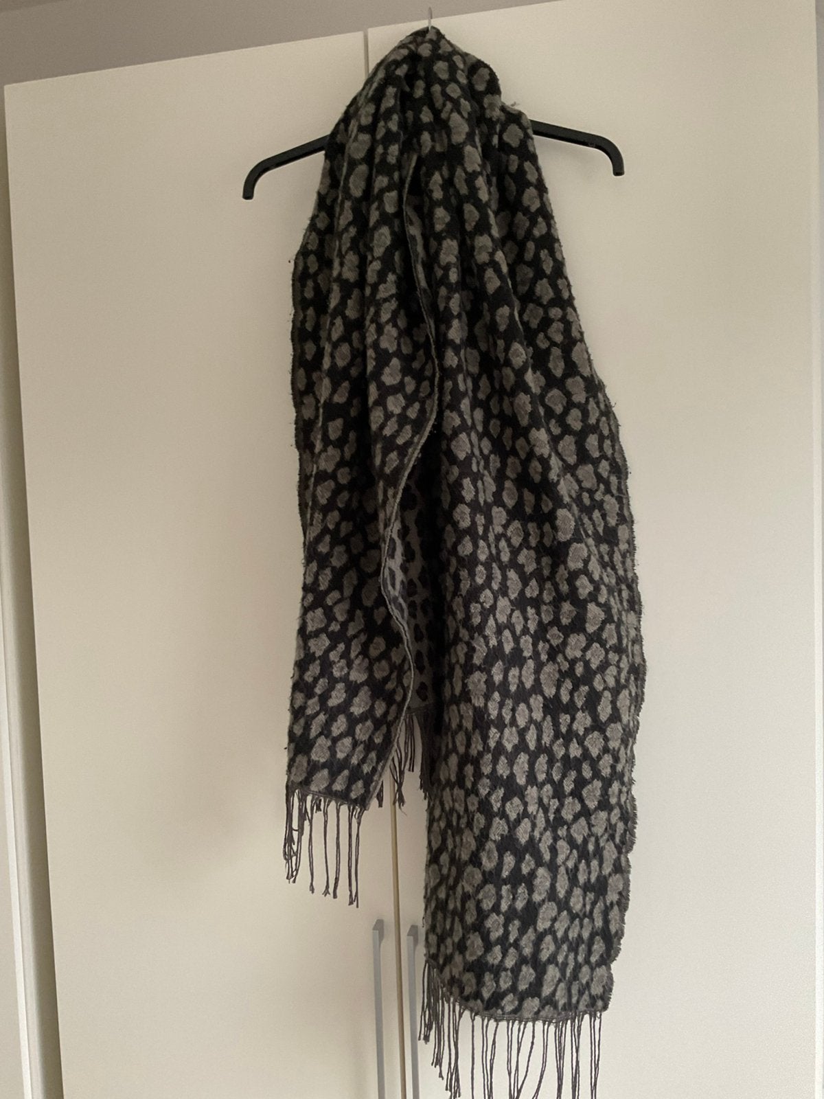 Warme sjaal van de Hema, Kleding | Dames, Ophalen of Verzenden, Gedragen, Maat 46/48 (XL) of groter, Sjaal