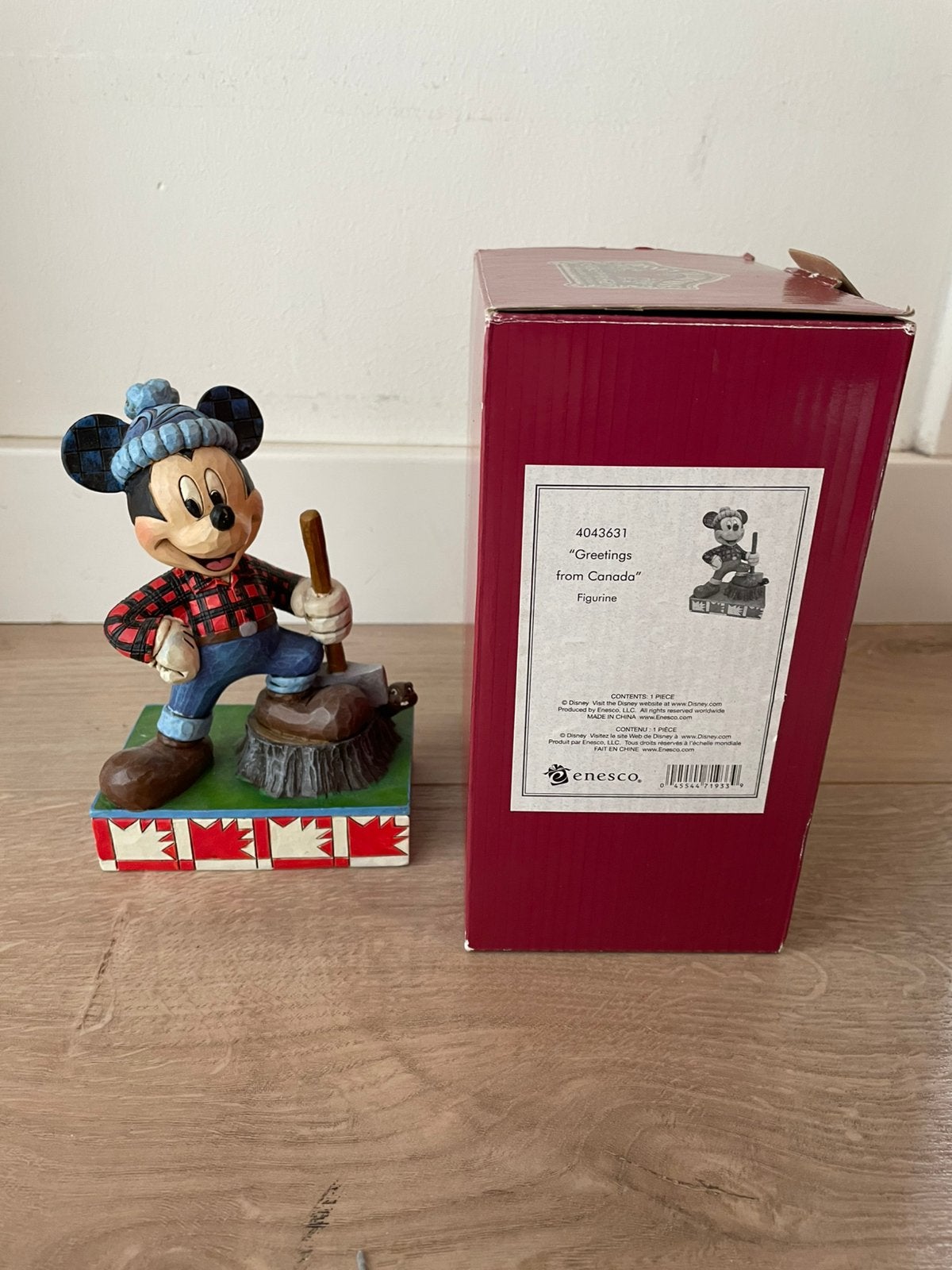 Disney Traditions Jim Shore Mickey "Greetings from Canada”, Ophalen of Verzenden, Mickey Mouse, Nieuw, Beeldje of Figuurtje