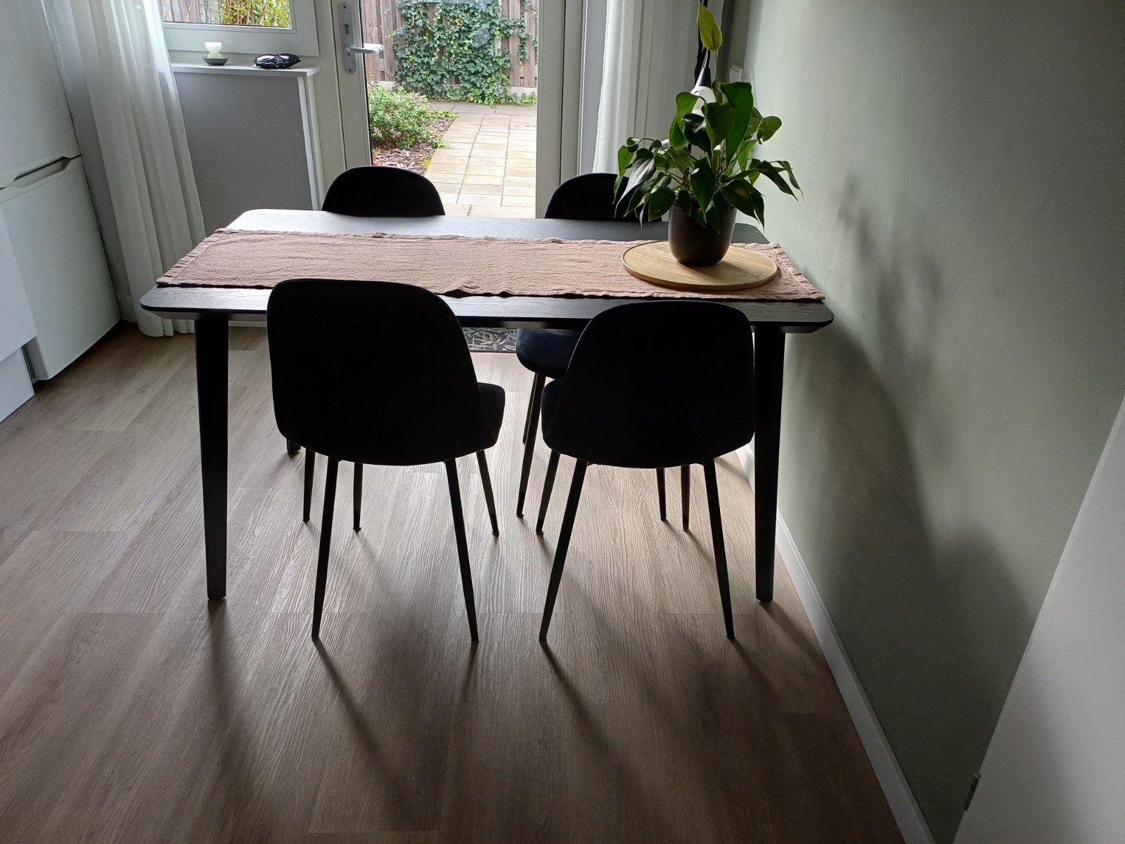 IKEA Lisabo eettafel, zwart, 140x78 cm, Huis en Inrichting, Ophalen, 100 tot 150 cm, Modern, Scandinavisch, 50 tot 100 cm