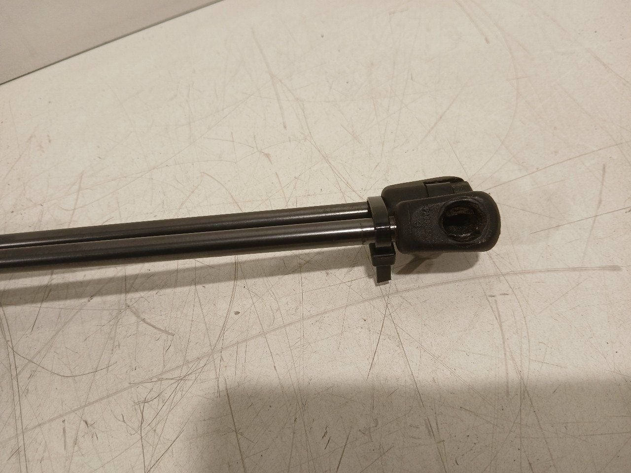 Gasdrukveerset achter Hyundai Kona, Onderdelen@venauto.nl, Van der Ven Autorecycling B.V., Gebruikt, Ettenseweg 76, 4706 PB Roosendaal, The Netherlands