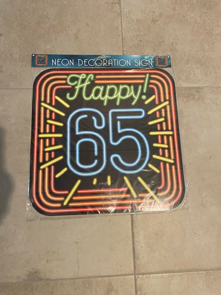 Neon Decoratiebord 'Happy 65' - Verjaardag Versiering, Ophalen of Verzenden, Nieuw, Versiering, Verjaardag