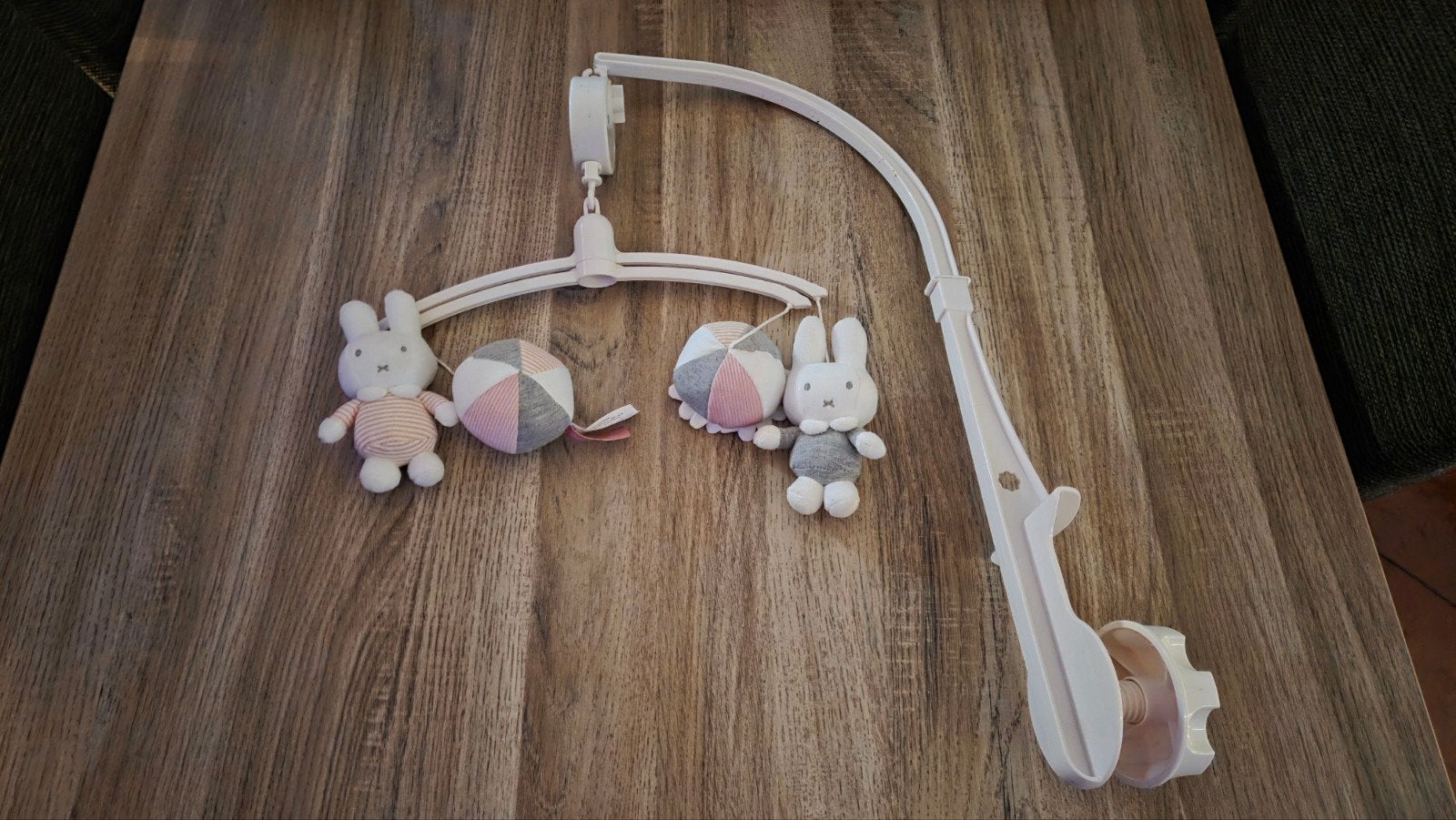 Baby mobiel met konijntjes en balletjes, Ophalen, Gebruikt, Mobiel, Met geluid