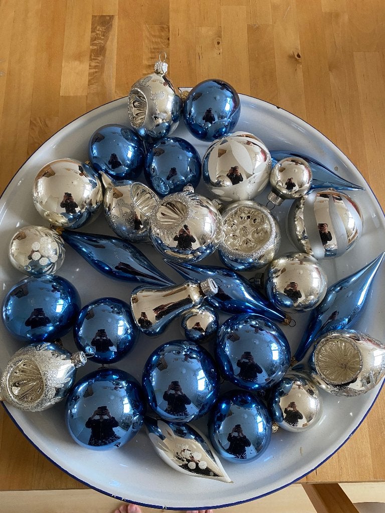 Vintage Kerst 29 glazen kerstbal pegel deukbal zilver blauw, Diversen, Kerst, Ophalen of Verzenden, Zo goed als nieuw