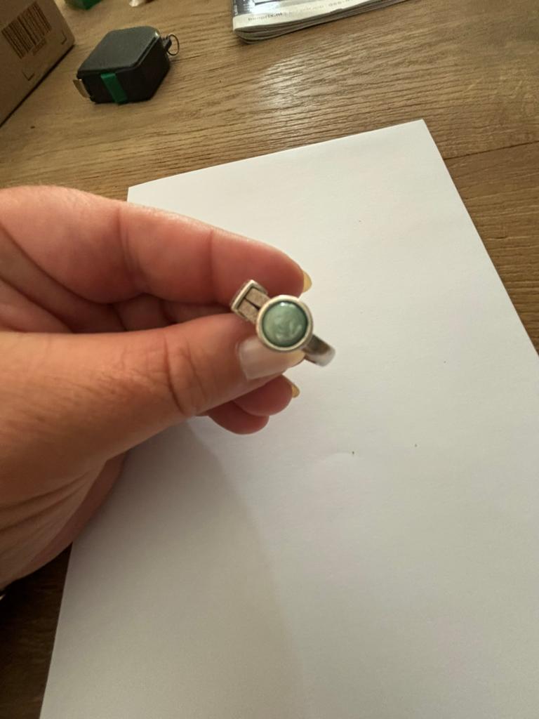 Ring QOSS - model Gwen - Diameter 17 mm, Nieuw, Ophalen of Verzenden, 17 tot 18, Dame