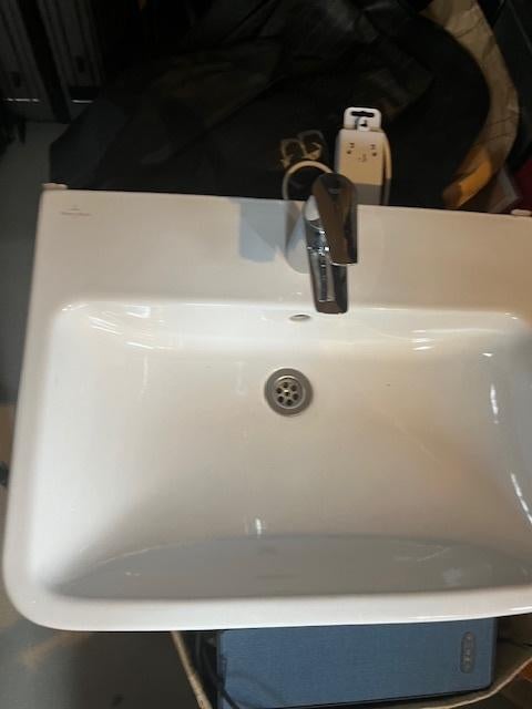 wastafel villeroy and boch met Grohe wastafelkraan basis, Ophalen, Zo goed als nieuw, Chroom, Wastafel