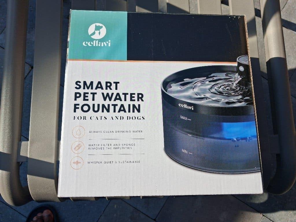 Cellavi drinkfontein voor katten en honden 10 euro, Ophalen, Automatisch, Zo goed als nieuw