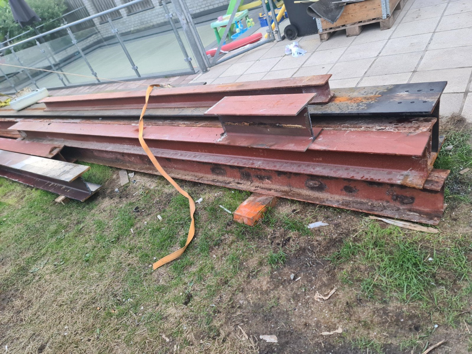 Stalen balken: HEA 200 (6900mm) en HEB 200 (6250mm), Ophalen, Gebruikt