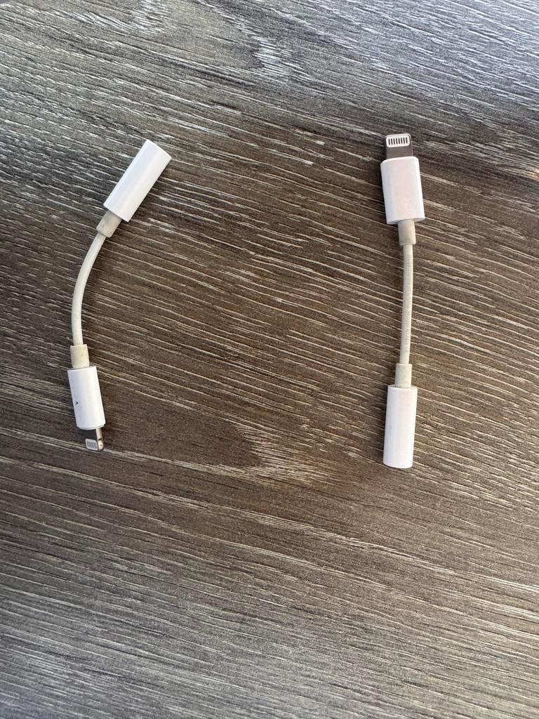 Originele Apple Lightning naar Mini Jack Adapter, Ophalen of Verzenden, Gebruikt, Minder dan 2 meter, Overige kabels