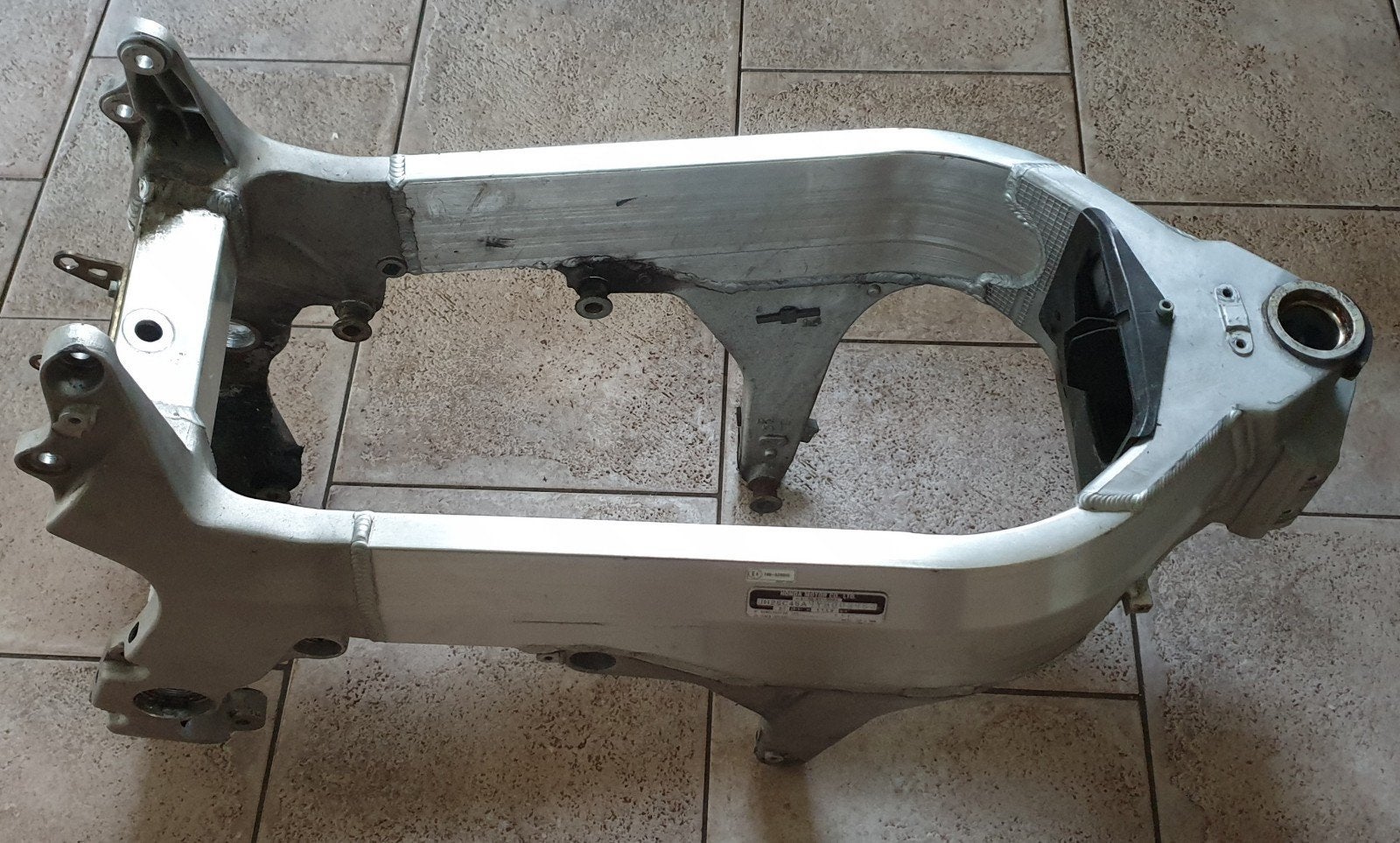Honda vtr1000sp1 sp1 sp 1 frame met kenteken.

Compleet Nede, Motoren, Ophalen