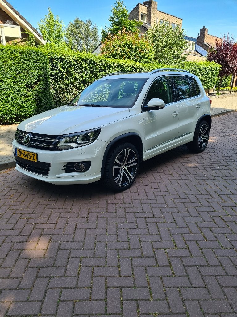 Volkswagen Tiguan 4Motion R-line 2017 Wit, Automaat, Sound system, Zwart, 1984 cc