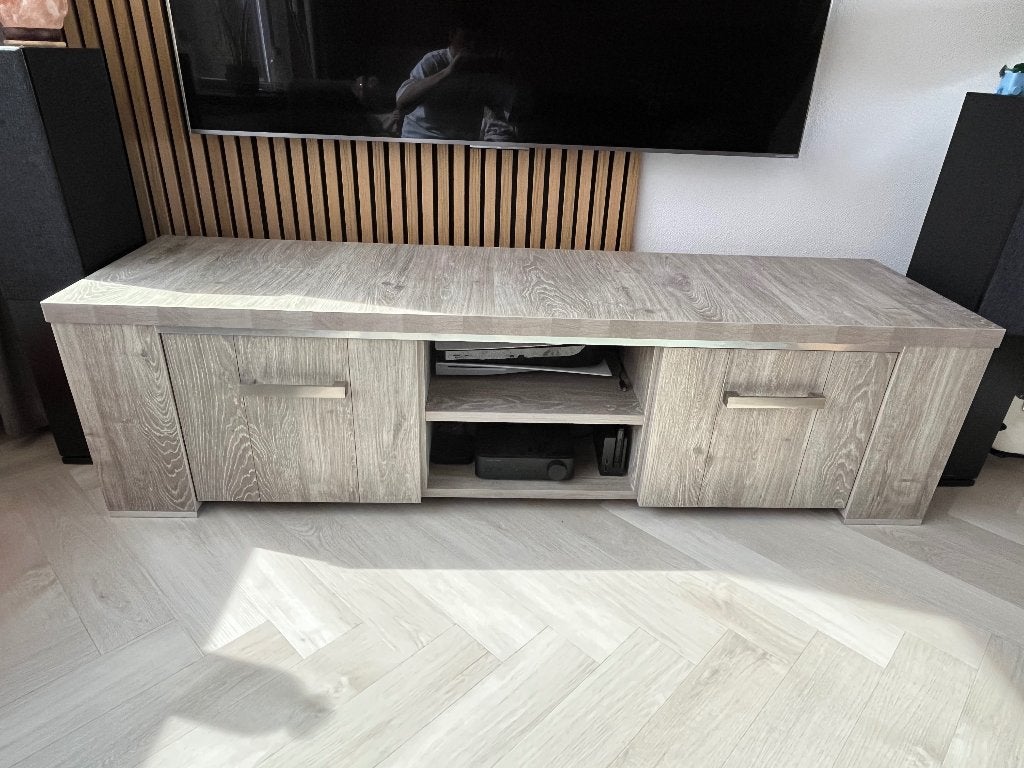 Tv-meubel grijs eiken, Ophalen, 150 tot 200 cm, Zo goed als nieuw, Minder dan 100 cm