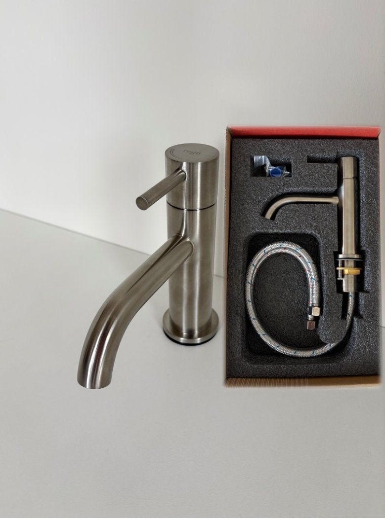 Nieuwe luxe wastafelkraan laag | Geborsteld nikkel | Nieuw, Info@regn.nl, Vreebergen 5, 9403 ET Assen, Regn, Nieuw