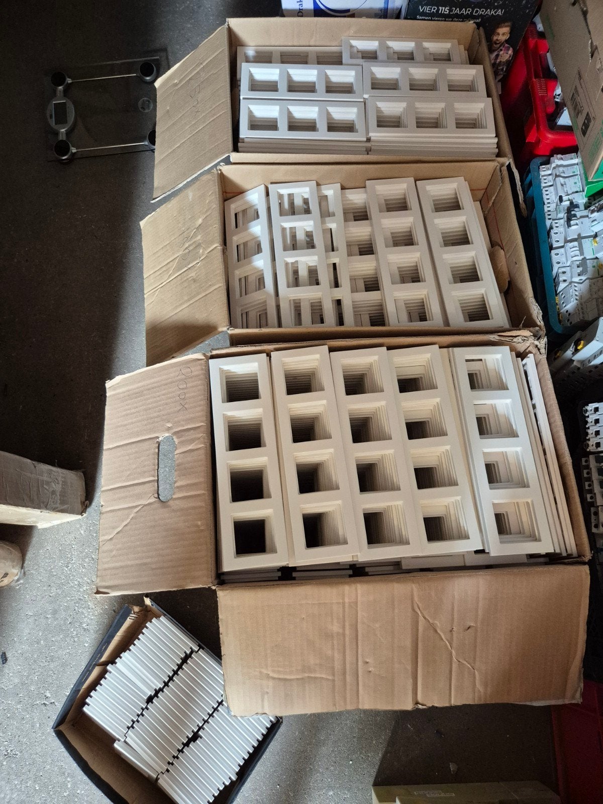 JUNG a550 afdekramen nieuwprijs 15000 doe een leuk bod, Doe-het-zelf en Verbouw, Elektra en Kabels, Jung, Jung Electro GmbH, Info@jung.de