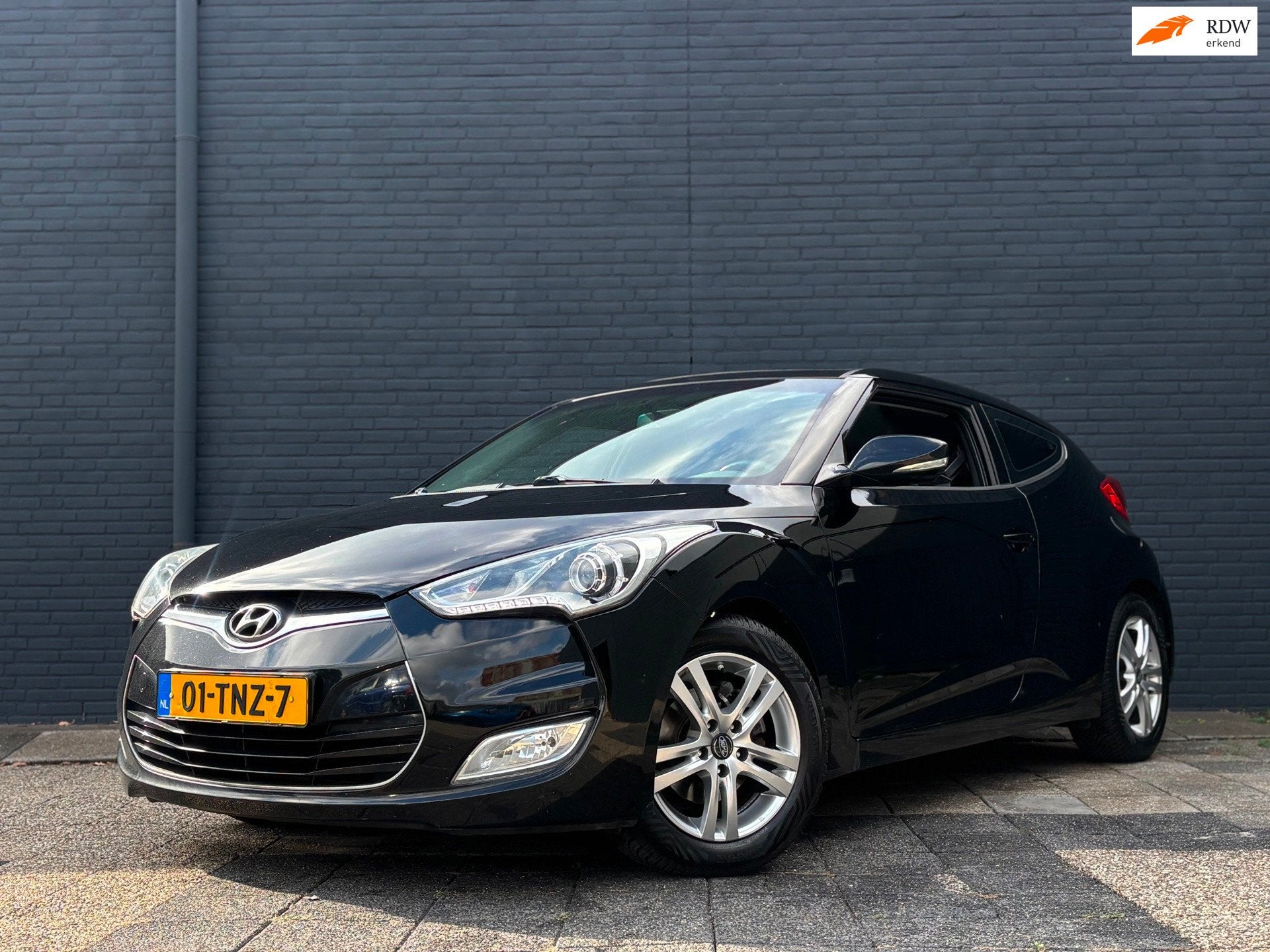 Hyundai Veloster 1.6 GDI i-Catcher | Pano | Leder | Camera, Auto's, Voorwielaandrijving, Gebruikt, 4 cilinders, 4 stoelen