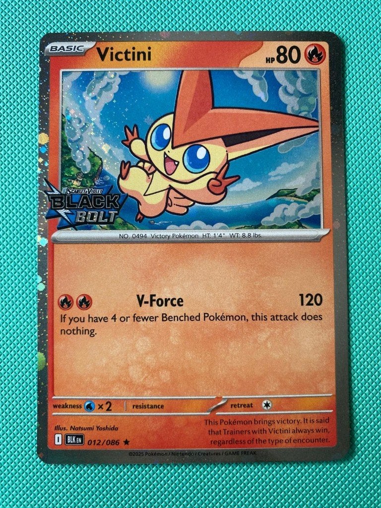 Victini 012/086 BLK stempel, Ophalen of Verzenden, Nieuw, Losse kaart, Foil
