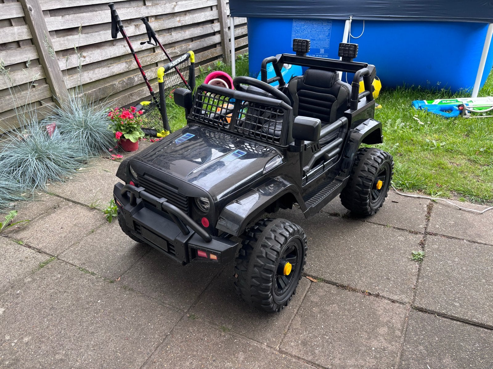 Elektrische kinderauto Jeep wrangler Zwart, Ophalen, Gebruikt