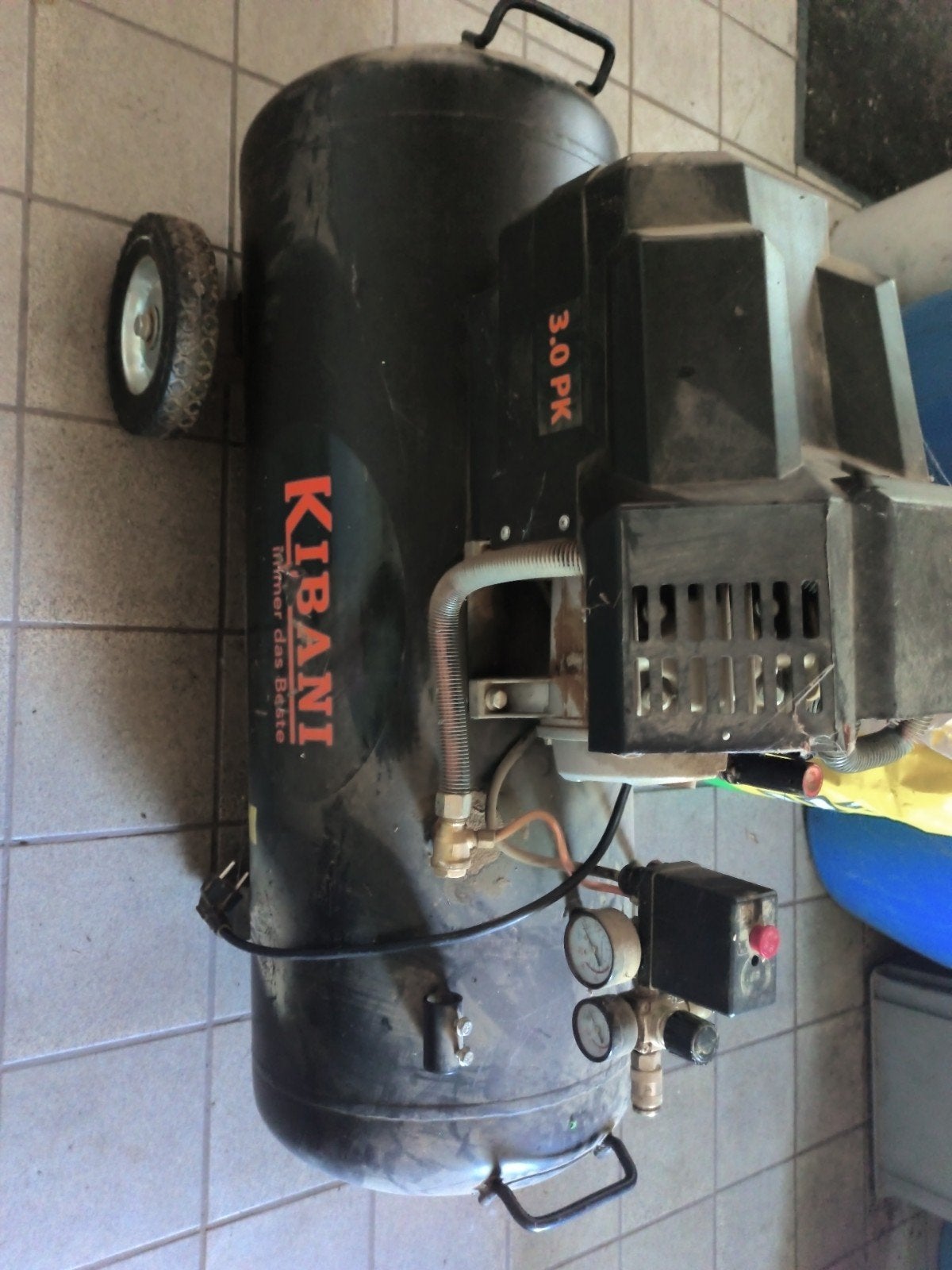 Kibani Compressor 3.0 PK - Mobiel en Krachtig, Doe-het-zelf en Verbouw, 100 liter of meer, Ophalen, Gebruikt, Mobiel