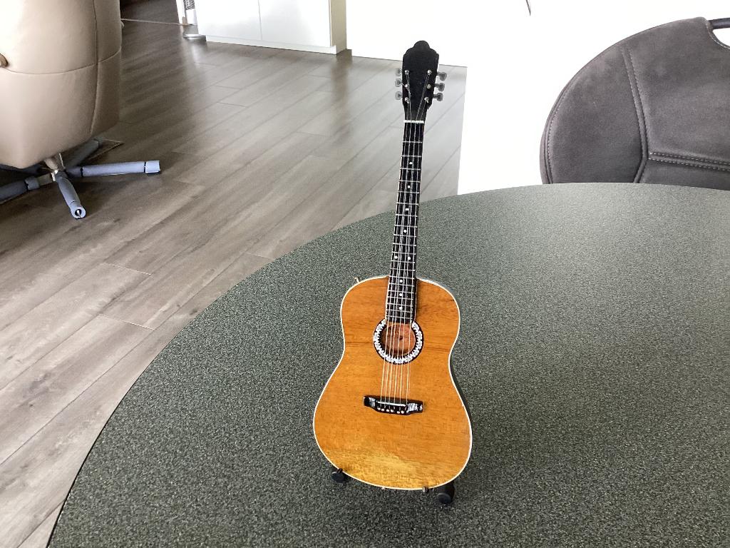 Nieuwe Akoestische Handgemaakt Houten Gitaar + Houder, Ophalen of Verzenden, Nieuw, Instrument of Toebehoren