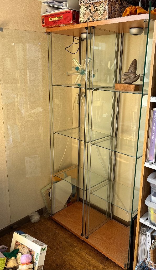 2x IKEA Detolf Vitrinekasten