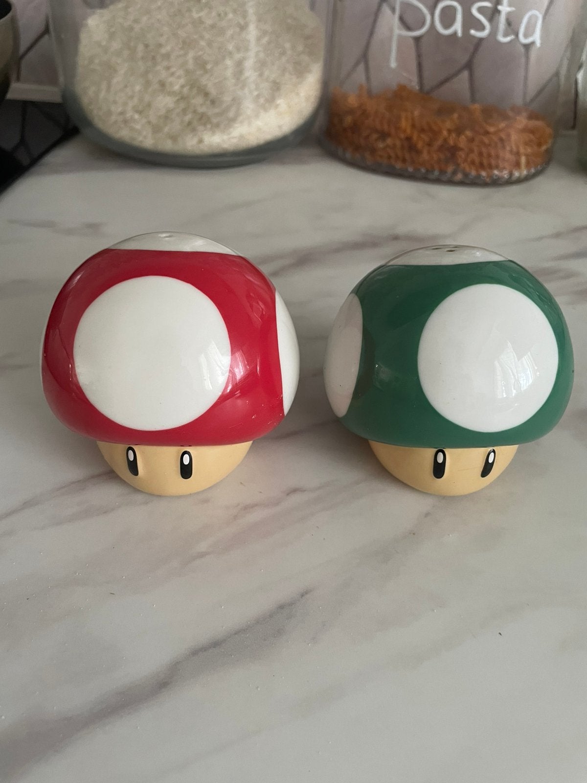 Keramische peper- en zout stel uit de Super Mario games, Huis en Inrichting, Ophalen of Verzenden, Zo goed als nieuw, Overige typen