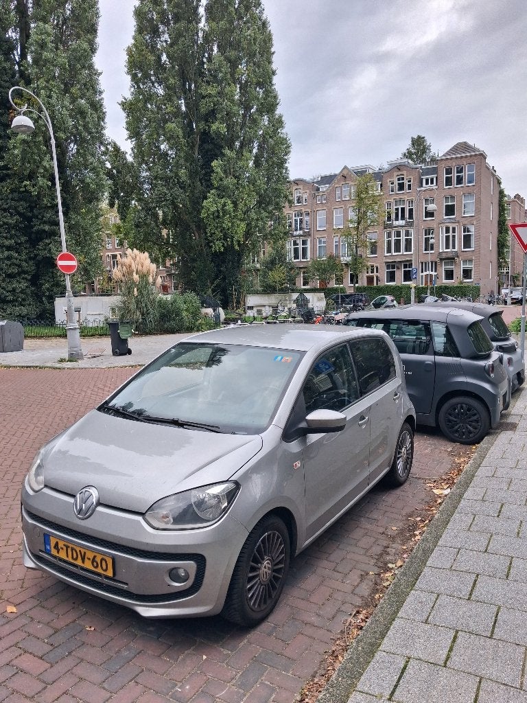 Volkswagen up! high up! 1.0 BMT | 2014 | 275.911 km, Auto's, Voorwielaandrijving, Dealer onderhouden, Up!, 840 kg