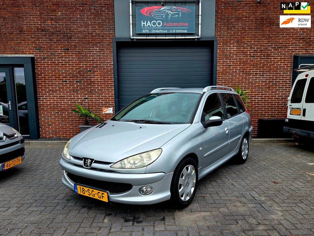 Peugeot 206 SW 1.4-16V Air-line 3, Auto's, Peugeot, Voorwielaandrijving, Zwart, 4 cilinders, Origineel Nederlands
