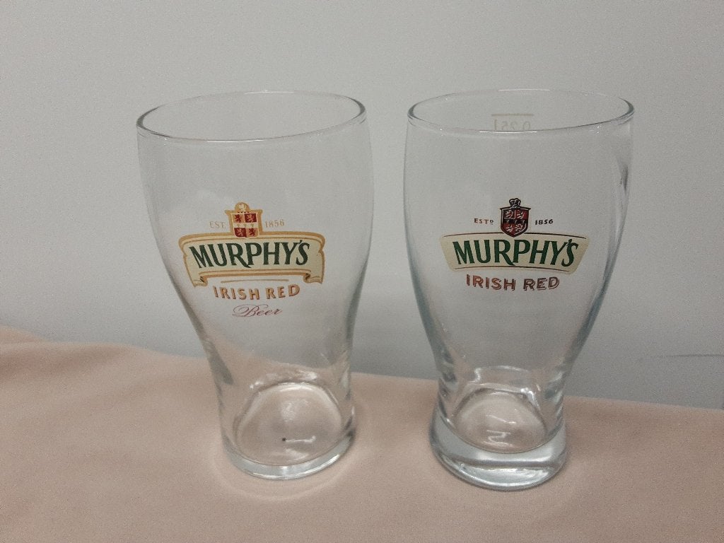 MURPHY S irish red glazen, 2 stuks, 2 verschillende logos, Verzamelen, Ophalen of Verzenden, Zo goed als nieuw, Bierglas