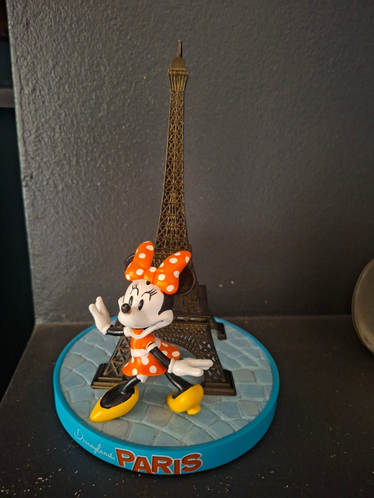 Disney beeldje eifeltoren, Verzamelen, Disney, Ophalen, Zo goed als nieuw, Beeldje of Figuurtje
