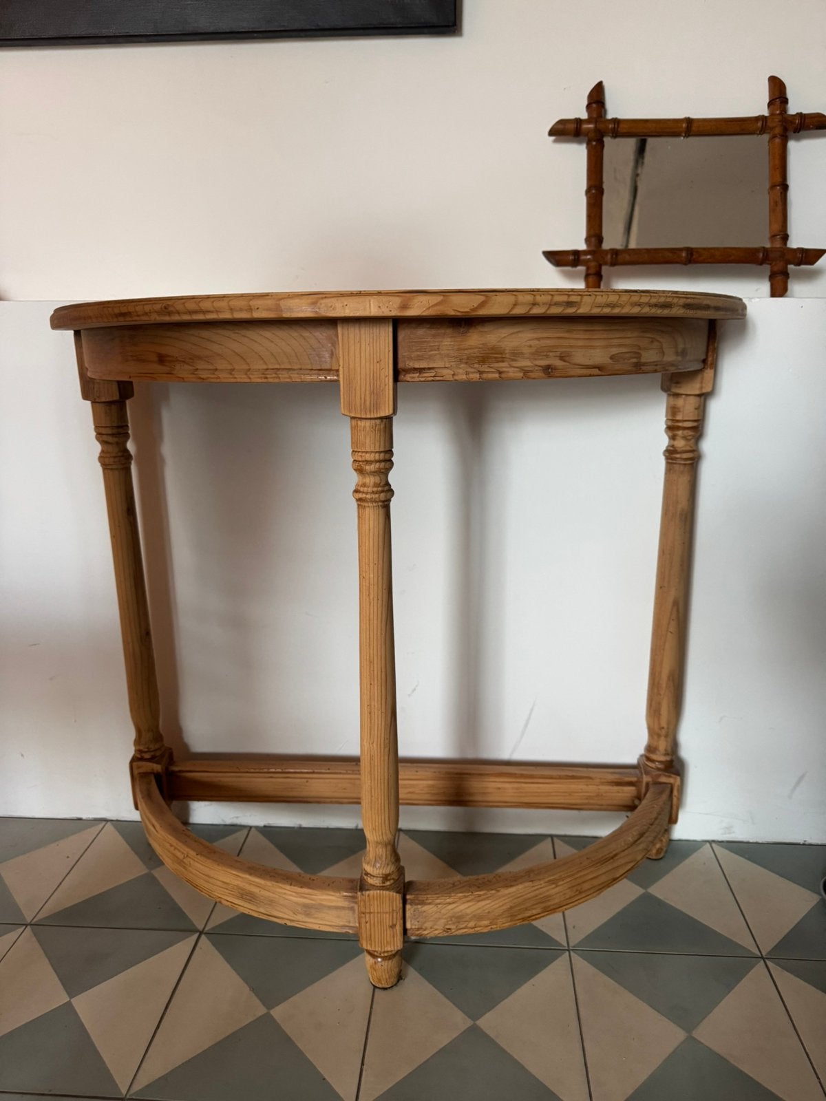 Sidetabel / haltafel halfrond geloogd, Huis en Inrichting, Ophalen, 50 tot 100 cm, Zo goed als nieuw, Overige vormen