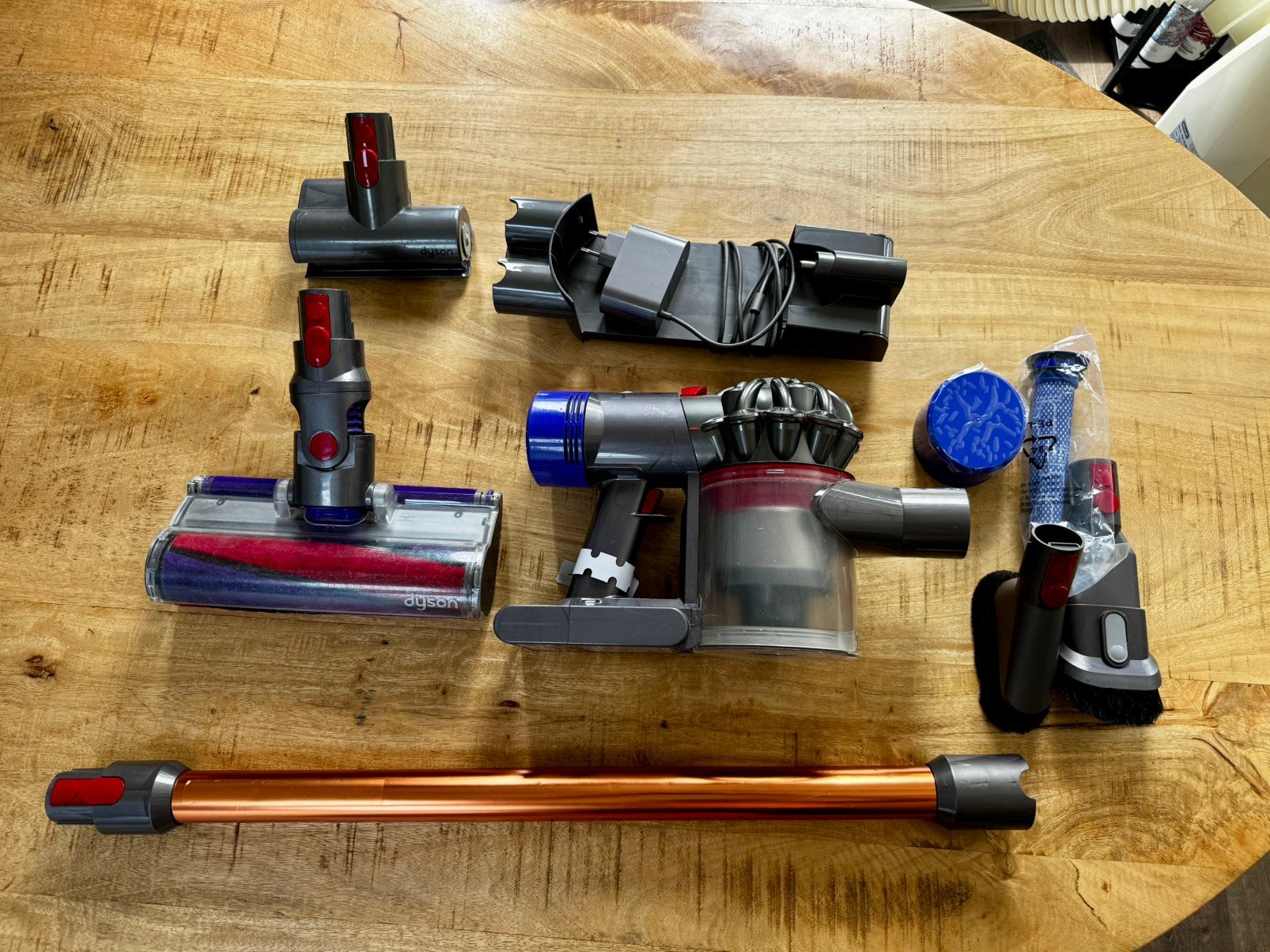 Dyson V8 meg nieuwe batterij, Witgoed en Apparatuur, Stofzuigers, Ophalen of Verzenden, Zo goed als nieuw