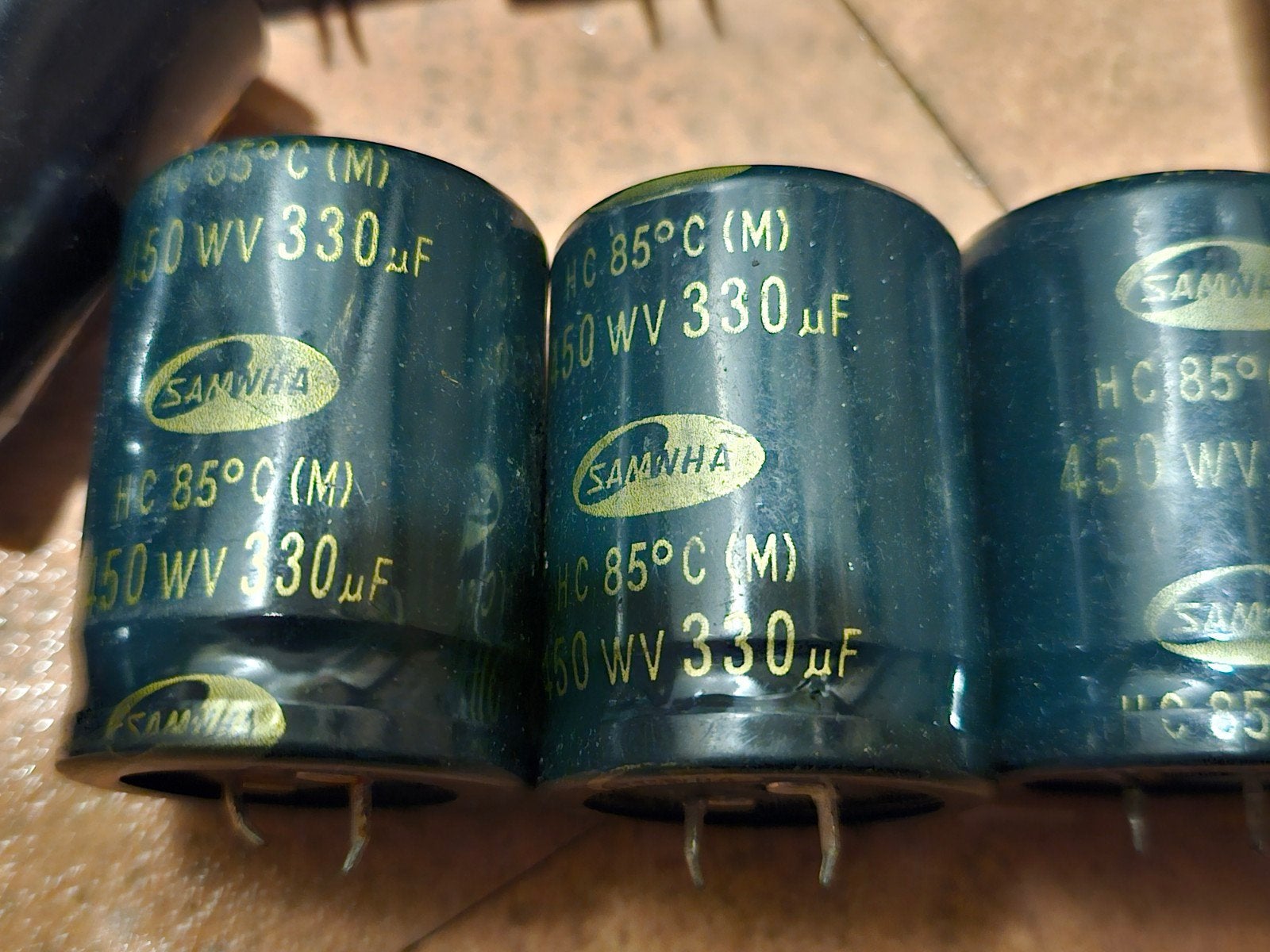 330uF 450v, Ophalen of Verzenden